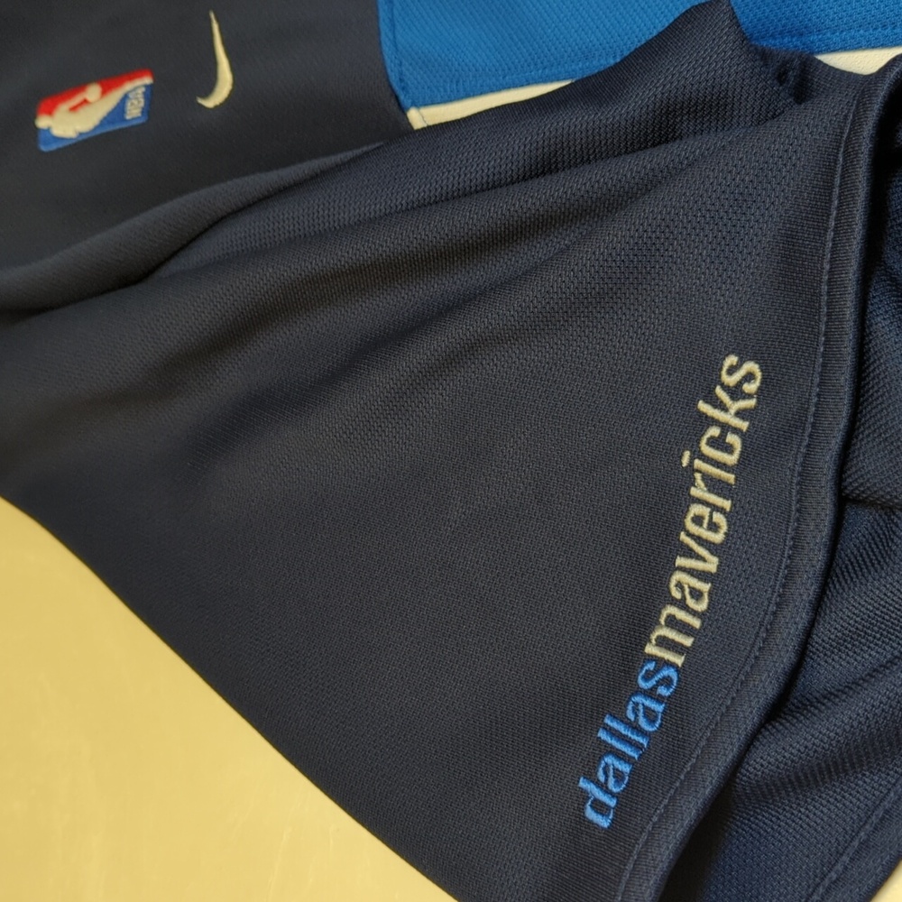Men's Dallas Mavericks Jersey - Picture 4 of 7